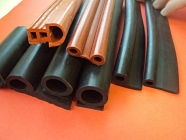 Гумовий ущільнювач для дверей, воріт та вікон купити